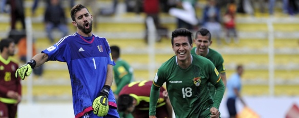 Ramallo celebra sus conquistas, dos goles que lo colocan como una importante opción goleadora de Bolivia
